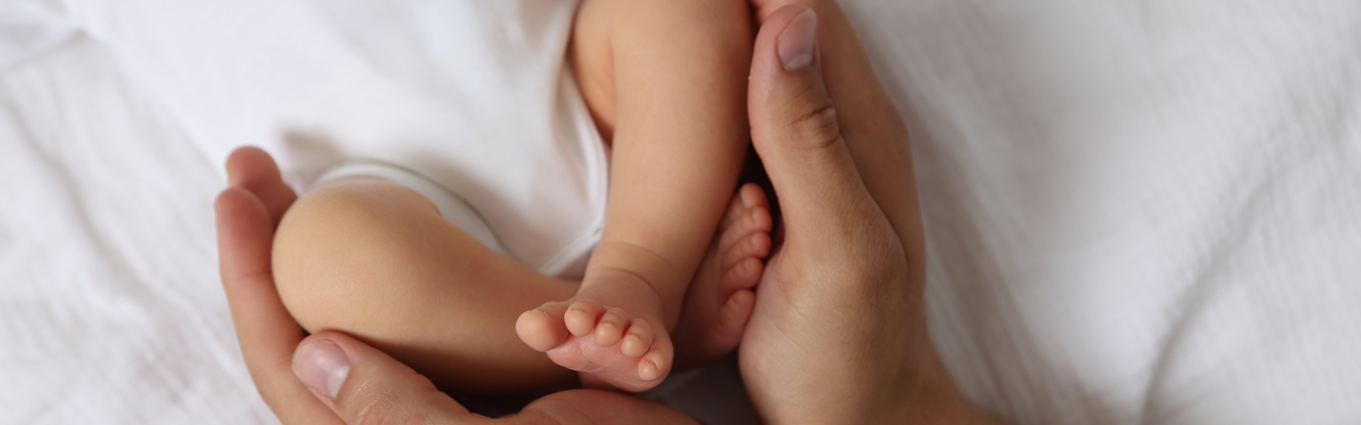Accompagner les parents face aux coliques et au RGO de bébé