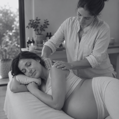 Accompagner la jeune maman par le massage bien-être de la grossesse au post-partum